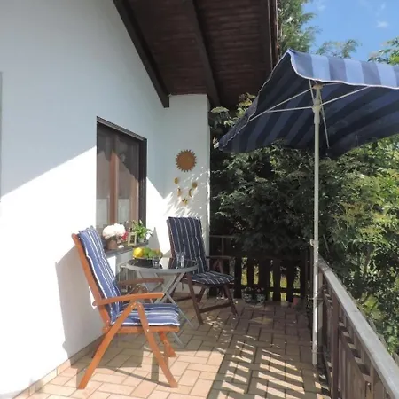 Schlossblick Mit Teilseeblick